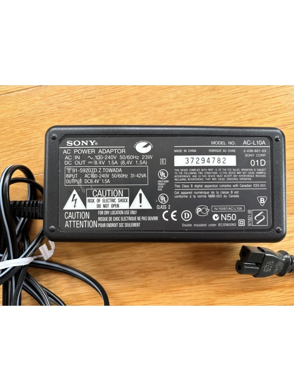 Genuine Sony AC-L10A AC Power Adapter 8.4V 1.5A Handycam Camcorder OEM Cord